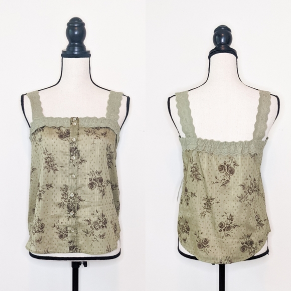 E&M Tops - NWT Green Floral Tank Top with Lace Straps